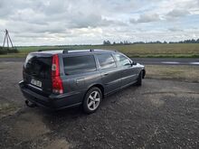 Volvo V70 2.4