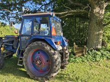 M: MTZ82 koos esilaaduriga