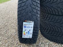 205/60R16 Hankook Winter i*Cept IZ3 W636 96T XL