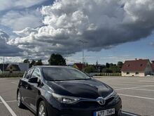 Toyota Auris 1.6 97 кВт