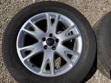 Volvo XC 18 tolli originaal valuveljed suverehvide