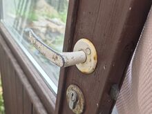Ukseleht klaasiga