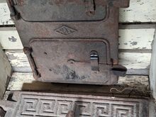 Дверца плиты и дверца духовки