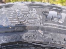 Летние шины 215/60 R17 Michelin.