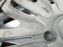 Volkswagen originaal ilukilbid 15"