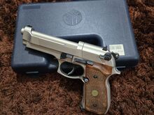 Õhupüstol Beretta 92FS nikkel - puidust käepide -