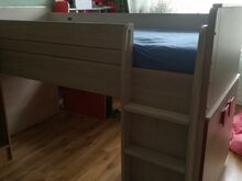 Poolkõrge voodi 90*200