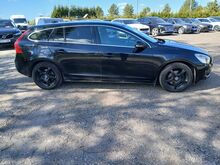 Volvo V60 MOMENTUM 2.0 D 120кВт 2011
