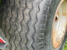 Piduritega traktorihaagis 9t