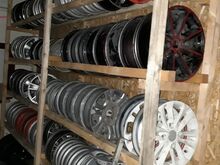 MOPEEDAUTODE REHVID KOOS VELGEDEGA