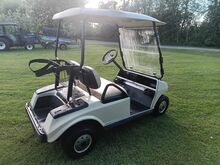 M: Bensiinimootoriga Golgiauto Club Car DS