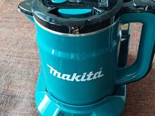 Makita akuveekeetja