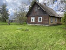 Maja privaatse asukohaga, kinnistu ja hooned