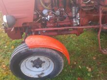 Traktor T-25