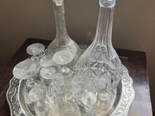 Ilus vintage napsuklaaside serveerimis komplekt