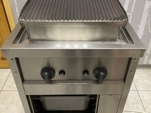 Võimas suur plaatgrill kapiga TS3 8kW