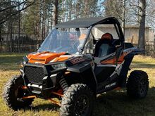 UTV Polaris Rzr 1000 Turbo bagi
