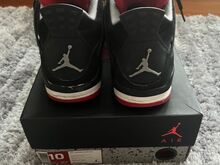 Air Jordan 4 Bred