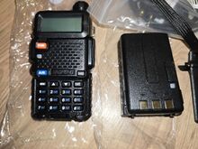 Raadiosaatja UV5R ,suurema USB-c port akuga