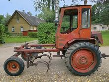 TRAKTOR T-16M muldaja ja rippsüsteemiga