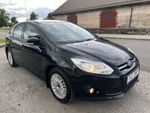Ford Focus 1,6 77кВт, ШИПОВАННАЯ РЕЗИНА В КОМПЛЕКТЕ