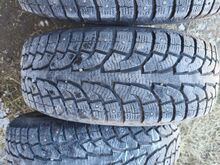 215/60R17 шипованные шины 4 шт.