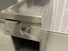 Võimas gaasil plaatgrill Zanussi 10kW 40x90x90cm