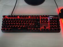 Müü kõrgema taseme mänguarvuti komplekt