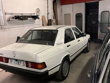 MERCEDES-BENZ 190 E  (W201)