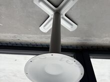 Tugev metallist lauajal, h 70cm 30€