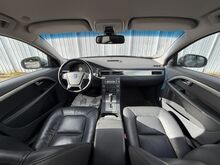 Volvo V70 Momentum 2.4 R5 D5 129kW, JÄRELMAKS!