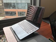 MacBook Air M2 · 13.6" · Midnight · 256GB + gar
