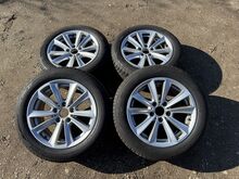Оригинальные 17-дюймовые литые диски BMW с шинами