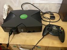 XBOX (2002. aasta) koos puldi ja mänguga