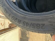 285/45R20