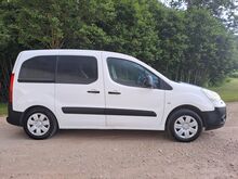 CITROEN BERLINGO 1.6 BENSIIN 66kW, 5 KOHTA