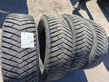 225/65R17 шипованные шины 4 шт.
