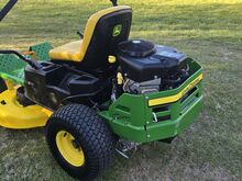 Газонный трактор John Deere Z235