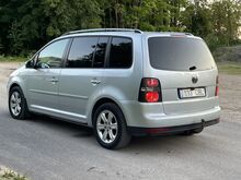 VW Touran 2010a