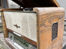 Vintage NSVL lampraadio-radiola koos plaadimängija