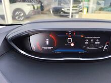 Peugeot 5008 1.5 96kW .