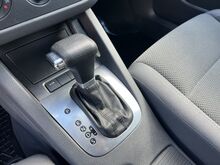 Volkswagen Golf 1,6 75кВт АВТОМАТ