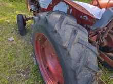 Müüa traktor V-445