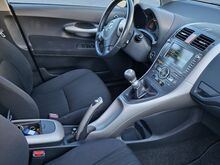 Toyota Auris 2.0 93 kw