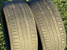 Bridgestone suverehvid 235/45/18
