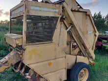 Müüa ruloonpress New Holland 841