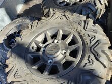 Polaris veljed + rehvid R14