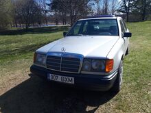 Mercedes-Benz E200
