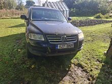 M/V 2 Autot MB e270cdi,touareg 2004a 2.5 128kw