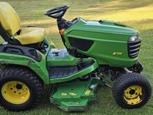 Murutraktor John Deere X758